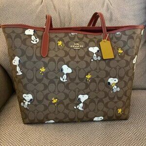 NWT Coach X Peanuts City Tote In With Snoopy Woodstock